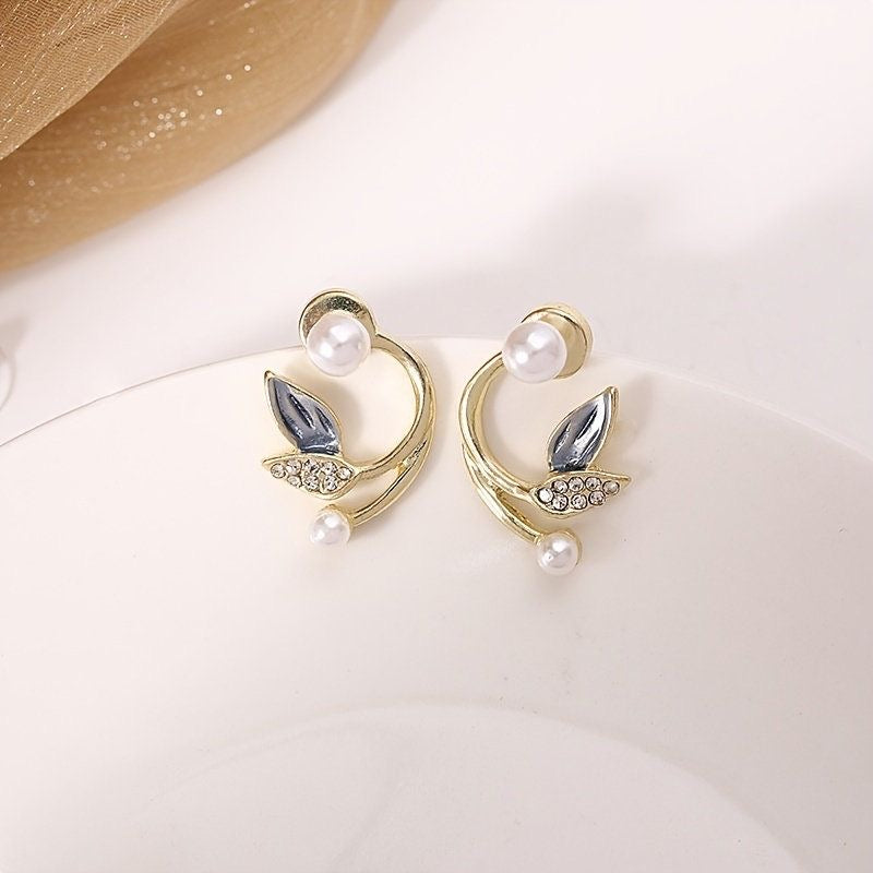 Leafy Pearl Studs | Korean Leaf Pearl Studs | Gold Plated | Fashion Accessories | Pinteresty Earrings | Korean Earrings