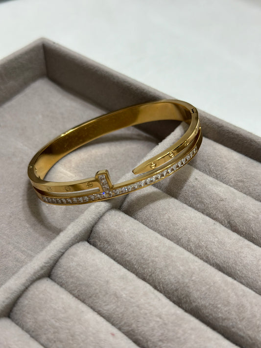 Bezel Nail Bracelet | 18K Gold Plated | Hypoallergenic | Anti-Tarnish | Water-Resistant