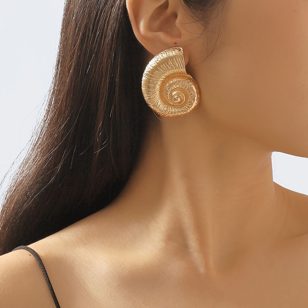 Shelly Earrings | Stainless Steel | 18K Gold Plated | Water- Resistant | Hypoallergenic