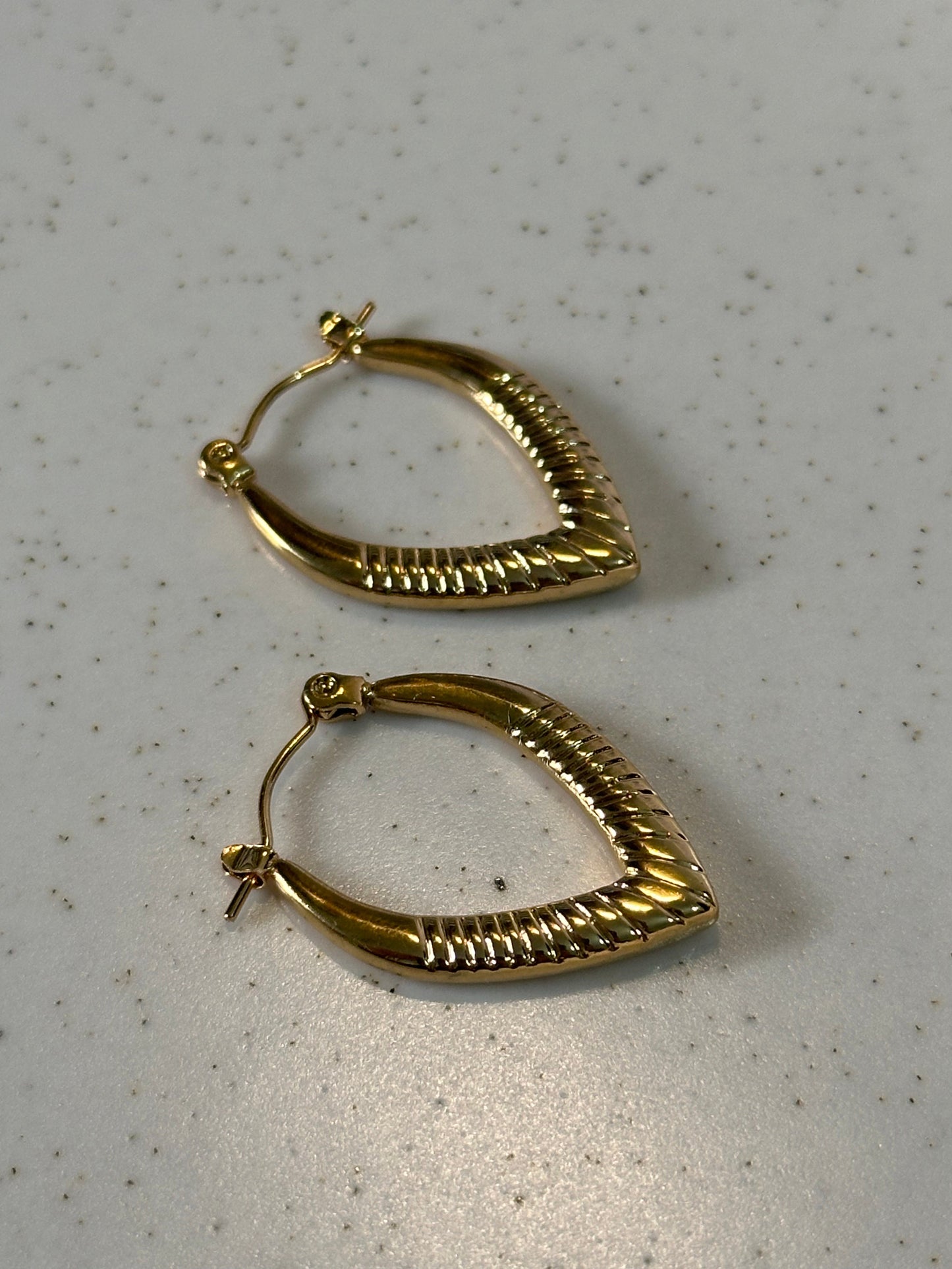 Reesa Hoops | 18K Gold Plated | Anti Tarnish | 316L Stainless Steel | Water-Resistant Earrings