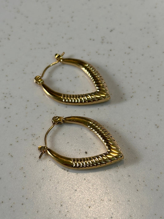 Reesa Hoops | 18K Gold Plated | Anti Tarnish | 316L Stainless Steel | Water-Resistant Earrings