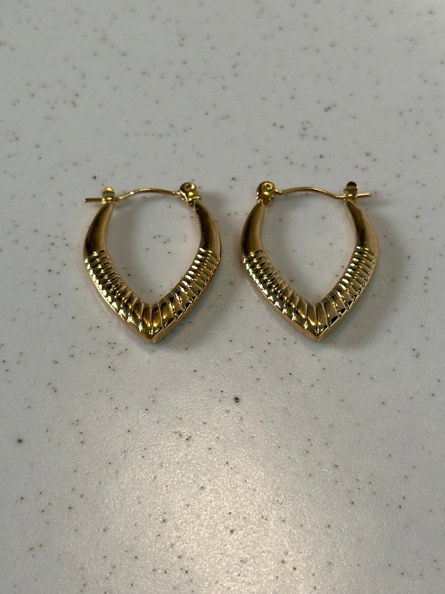 Reesa Hoops | 18K Gold Plated | Anti Tarnish | 316L Stainless Steel | Water-Resistant Earrings