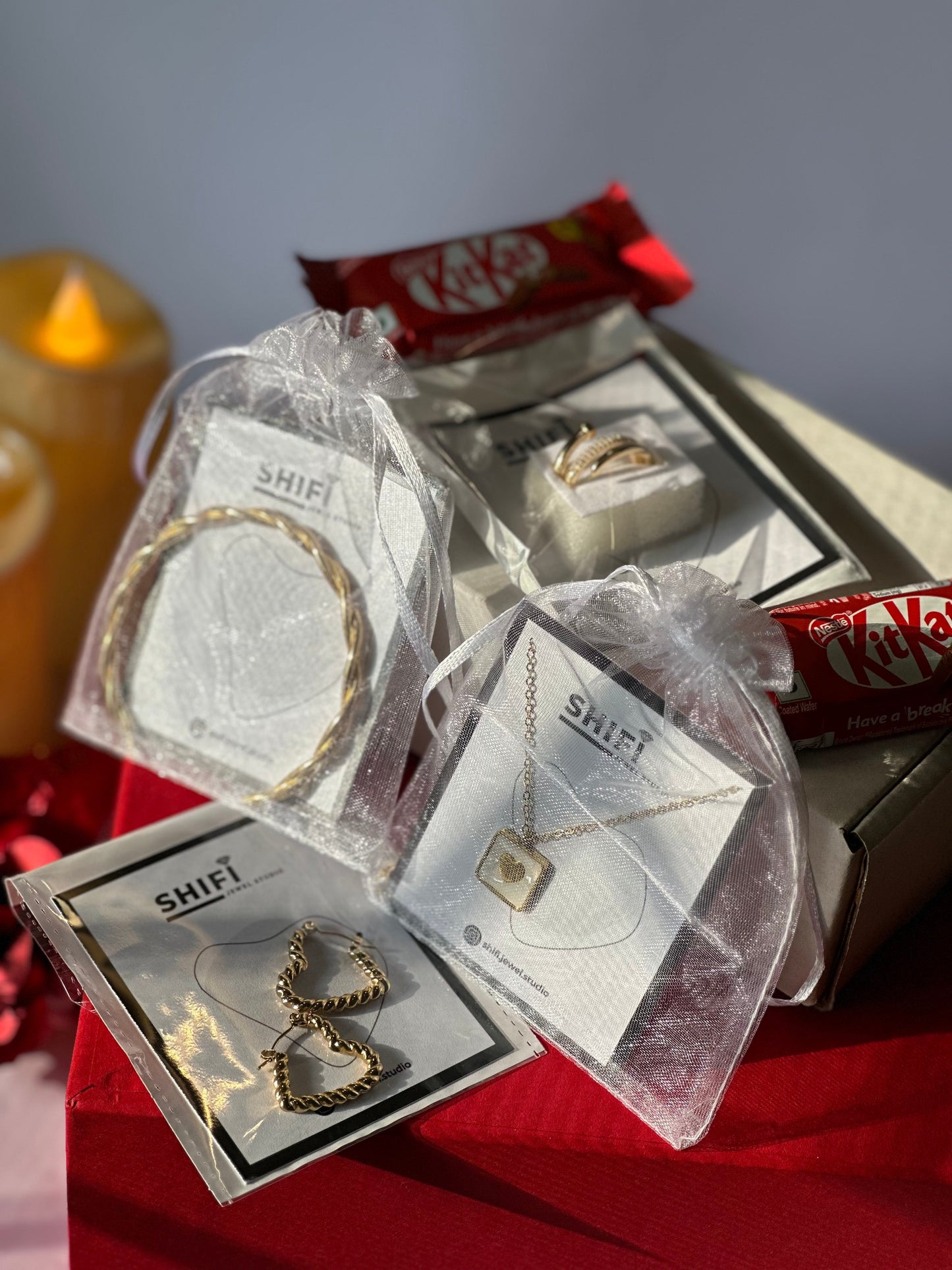 Customizable Jewelry Hamper